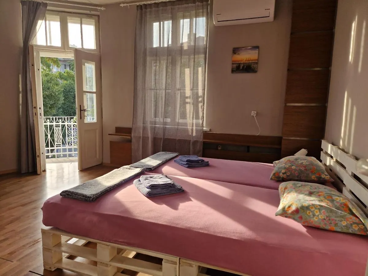 Lambo'S Corner Varna - Guest Rooms Bułgaria