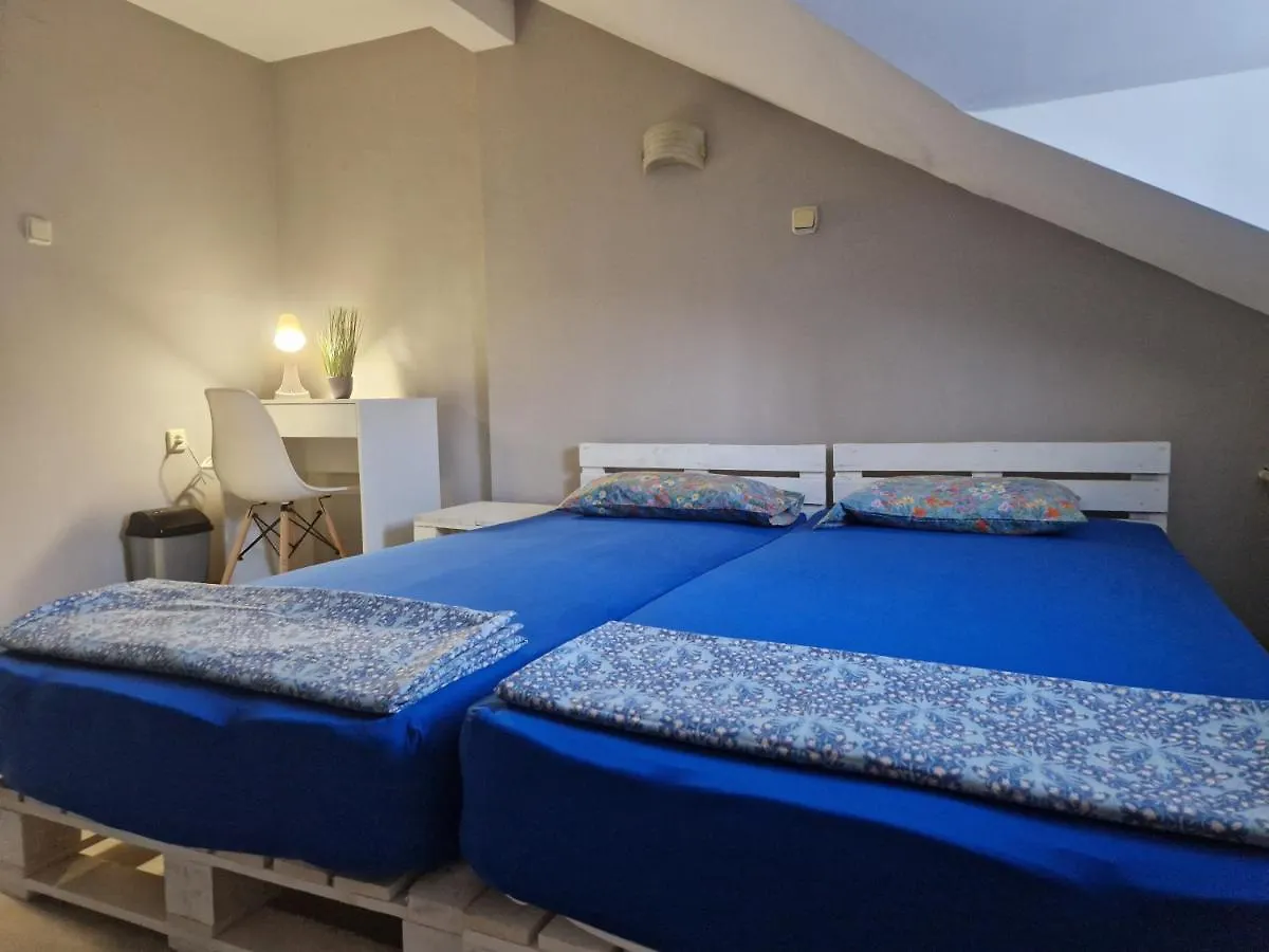 Lambo'S Corner Varna - Guest Rooms 0*,
