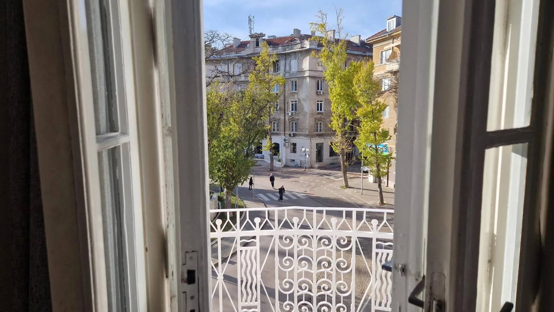 Lambo'S Corner Varna - Guest Rooms 0*,