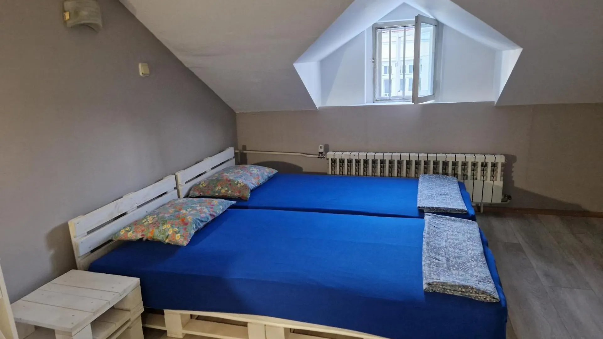 Lambo'S Corner Varna - Guest Rooms 0*,