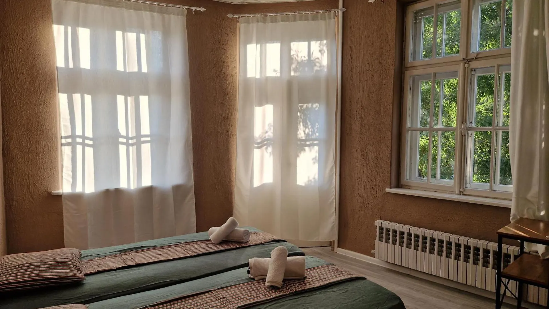 Lambo'S Corner Varna - Guest Rooms 0*,