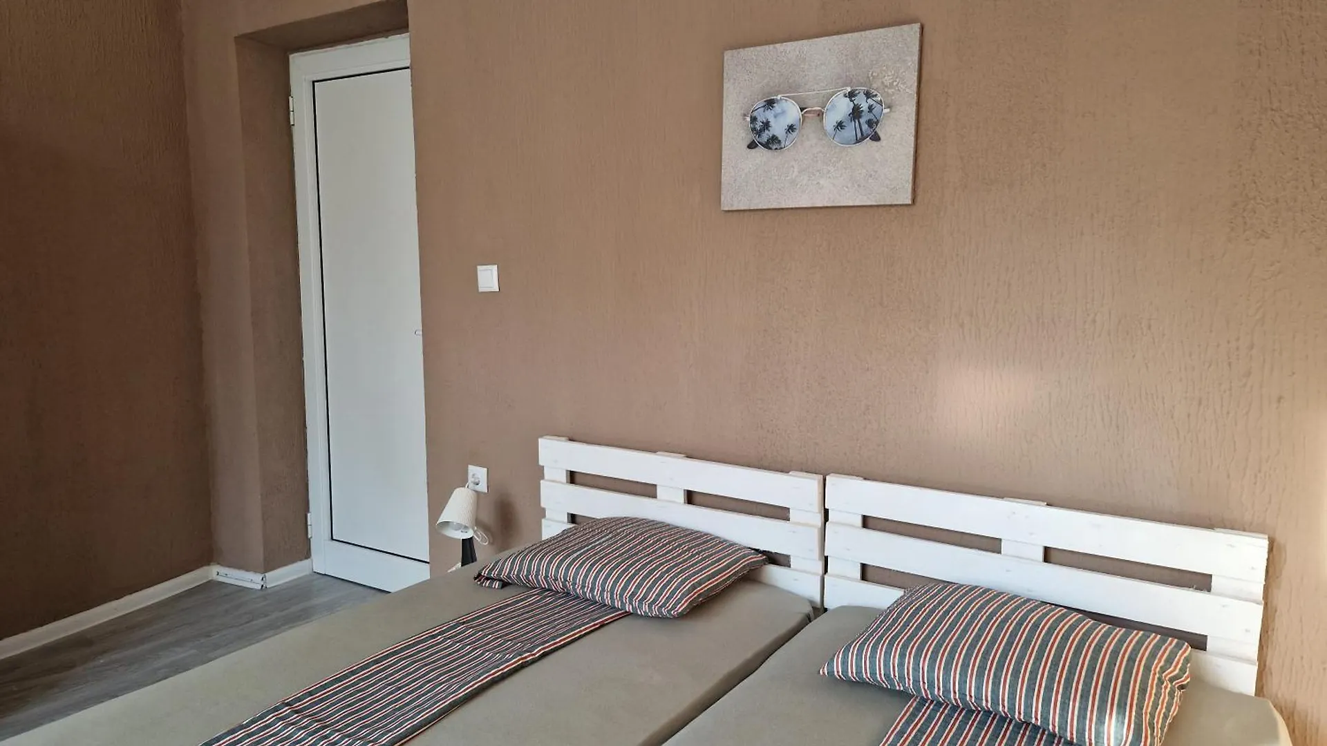 Pensjonat Lambo'S Corner Varna - Guest Rooms