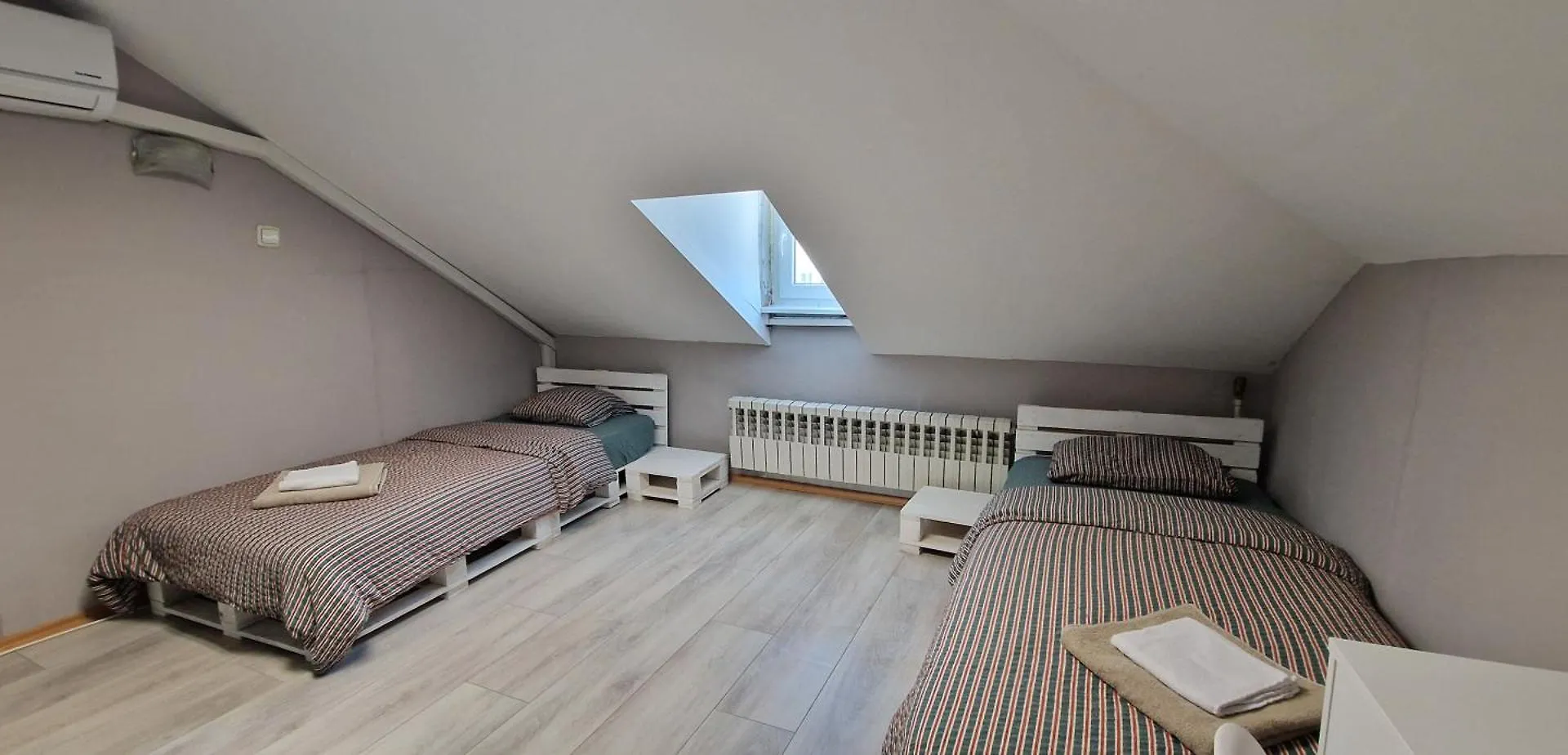 Pensjonat Lambo'S Corner Varna - Guest Rooms