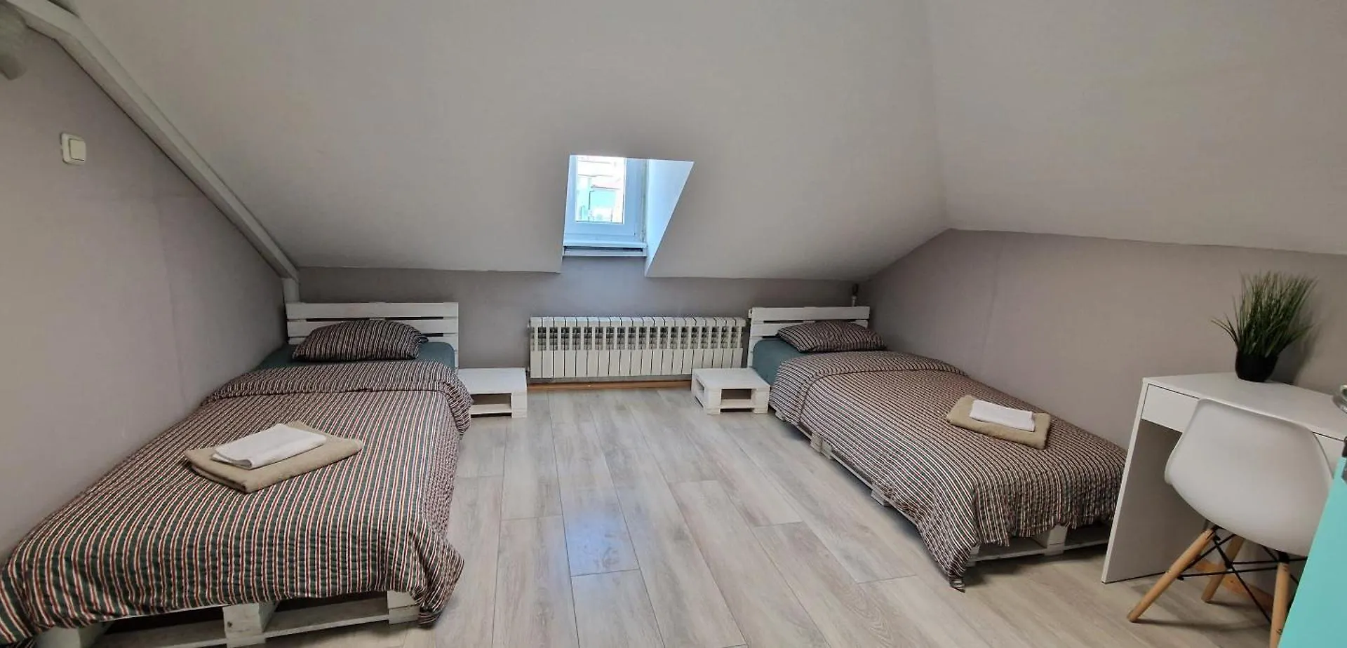 Lambo'S Corner Varna - Guest Rooms 0*,