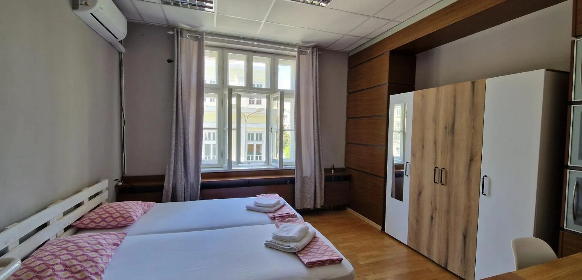 Lambo'S Corner Varna - Guest Rooms Bułgaria