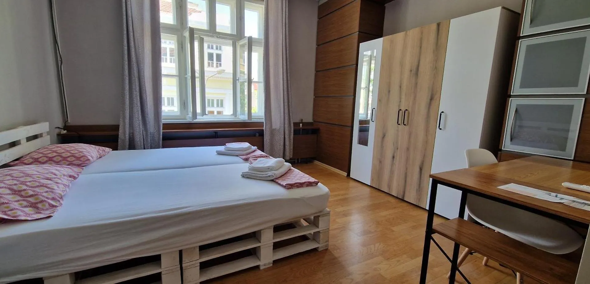 Lambo'S Corner Varna - Guest Rooms Pensjonat