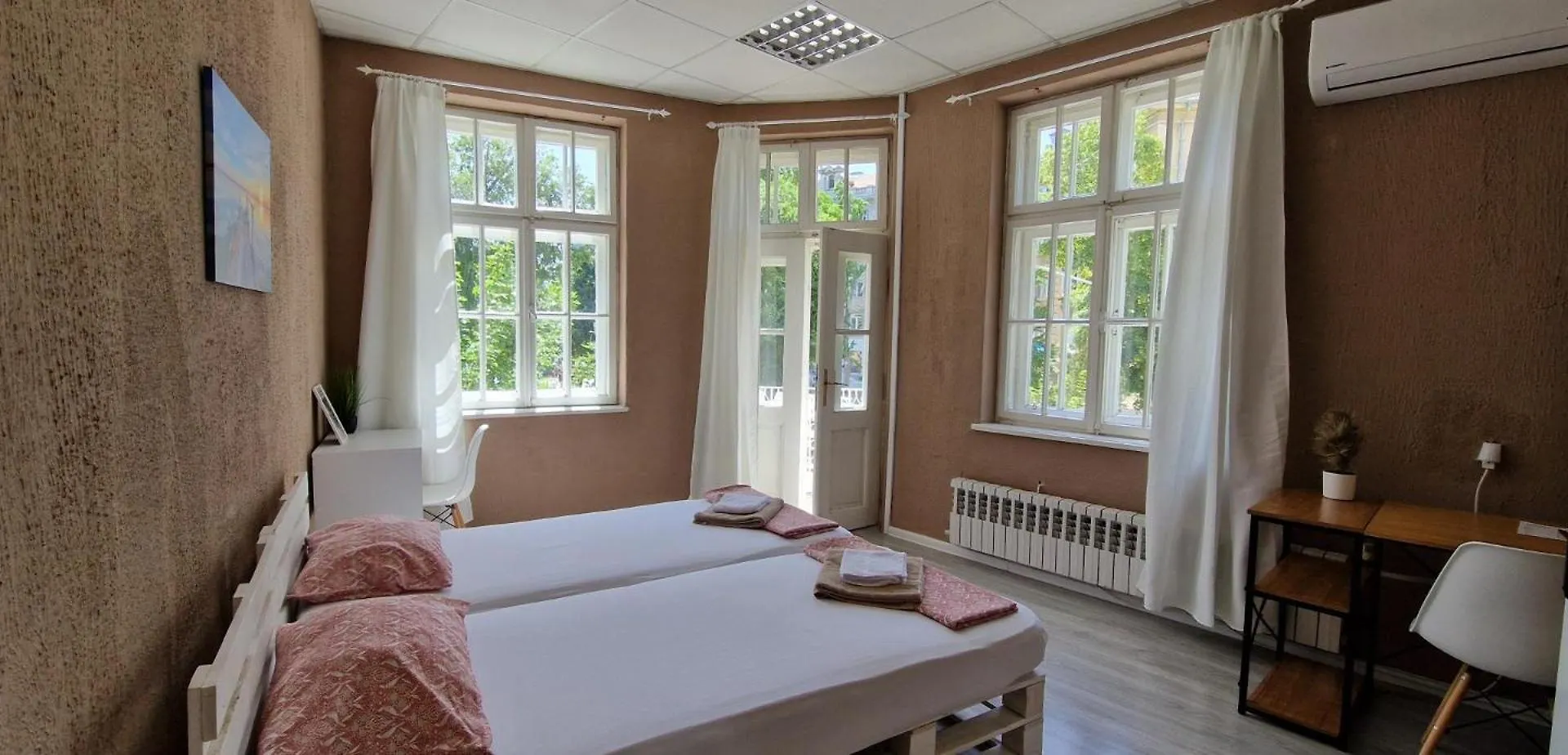 Lambo'S Corner Varna - Guest Rooms