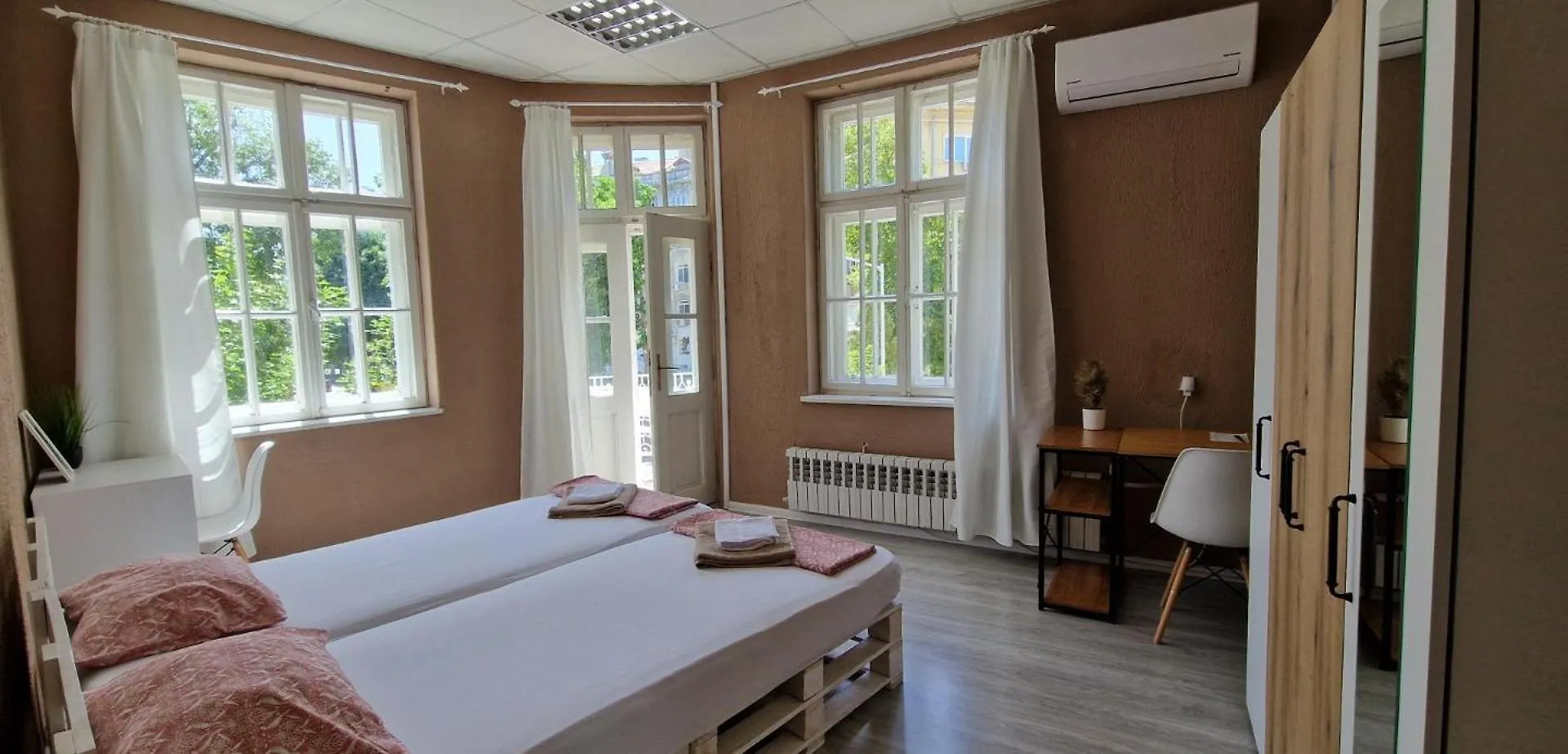 Lambo'S Corner Varna - Guest Rooms 0*,  Bulgaria
